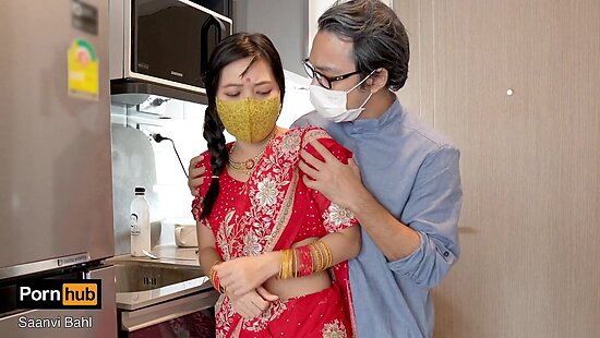 Отец трахает дочь-индуску и кончает на ее попку